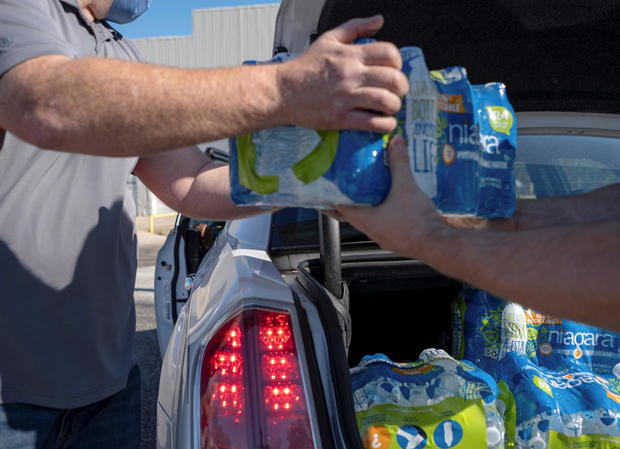 Bottled water distributed in Benton Harbor, Michigan 