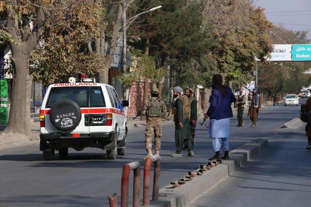 Twin bombings hit hospital in Afghan capital 