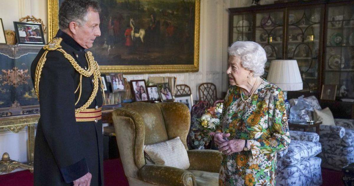 Queen Elizabeth II seen for 1st time since back sprain derailed Remembrance Sunday appearance