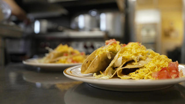 serving-up-tacos-at-mitla-cafe-1280.jpg 