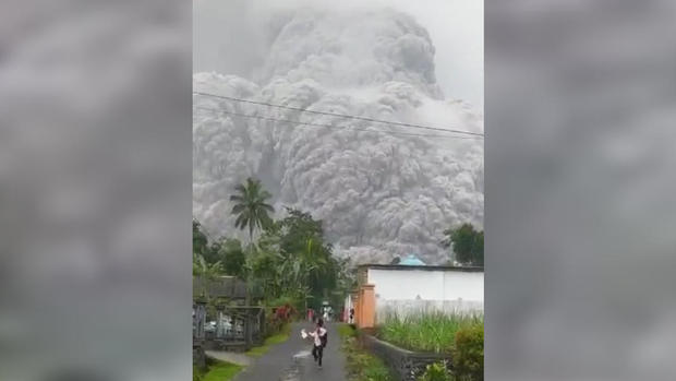 indonesia-volcano-eruption.jpg 