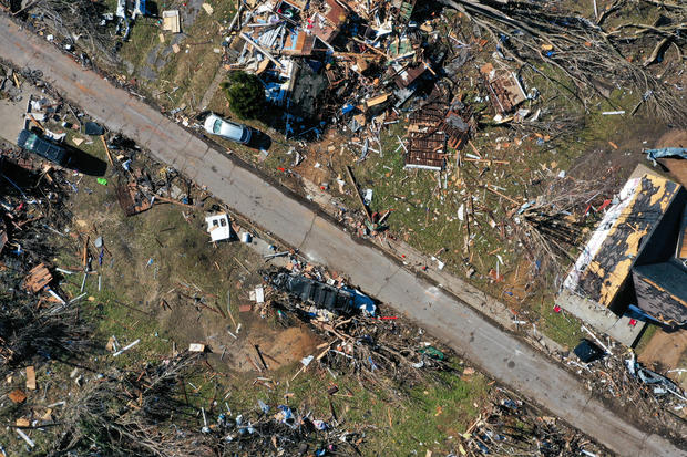Kentucky: Aftermath of tornado in Mayfield 
