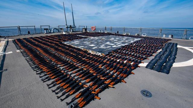 weapons-siezed-iran-yemen-us-navy.jpg 