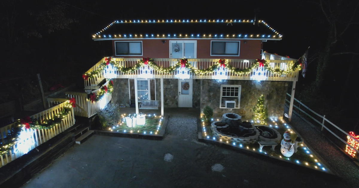 Christmas Decor surprises families with free and festive home makeovers