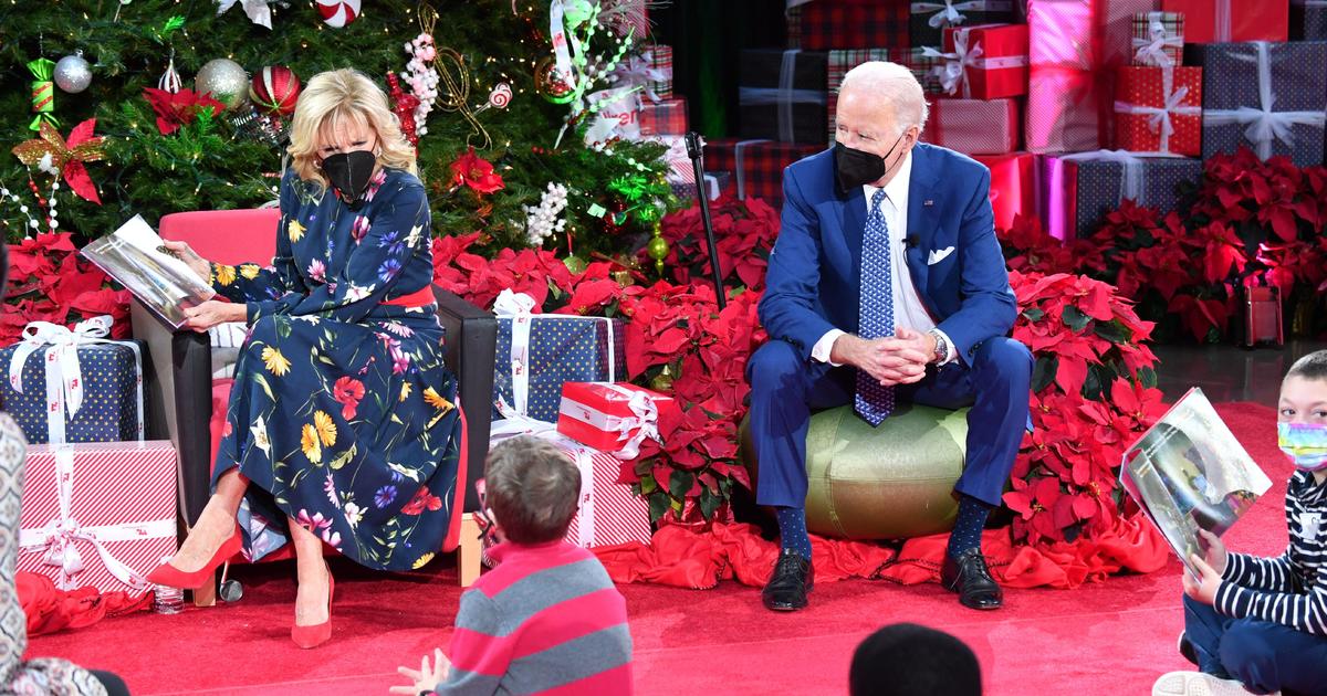 Joe Biden Christmas Post 2022 Bidens Spending Christmas With Family At The White House - Cbs News