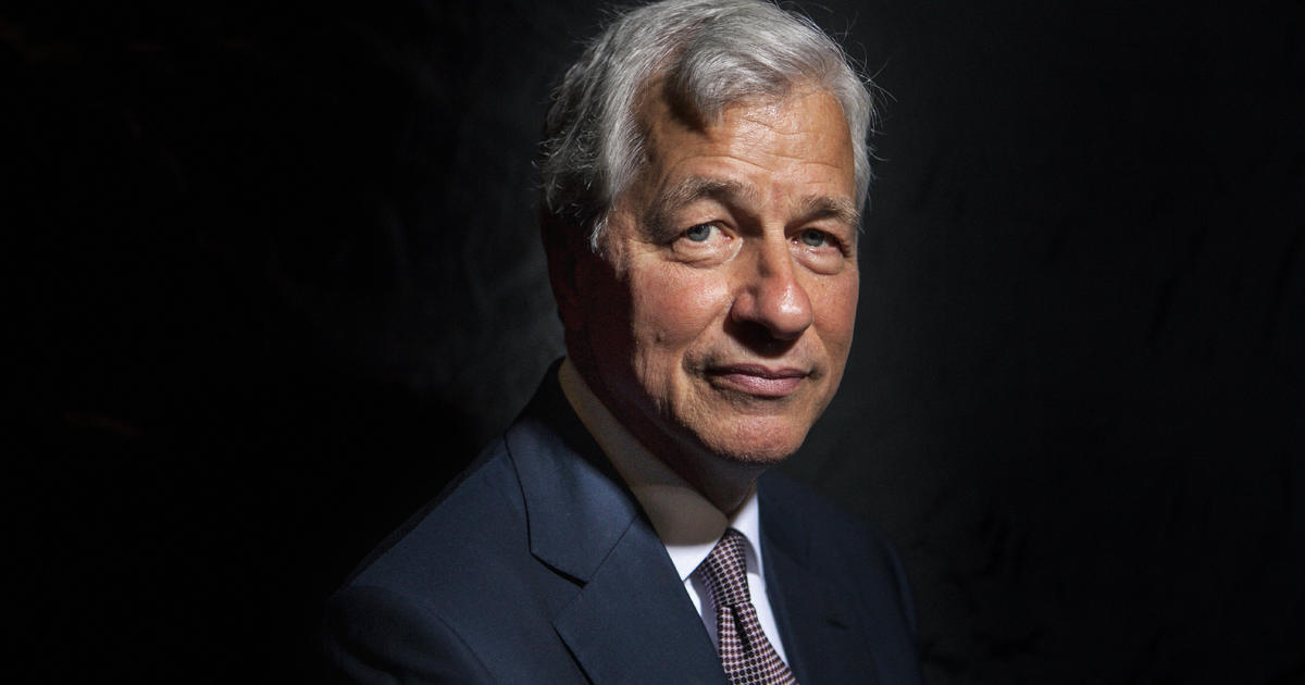 JPMorgan Chase's Jamie Dimon says bank won't pay its unvaccinated workers