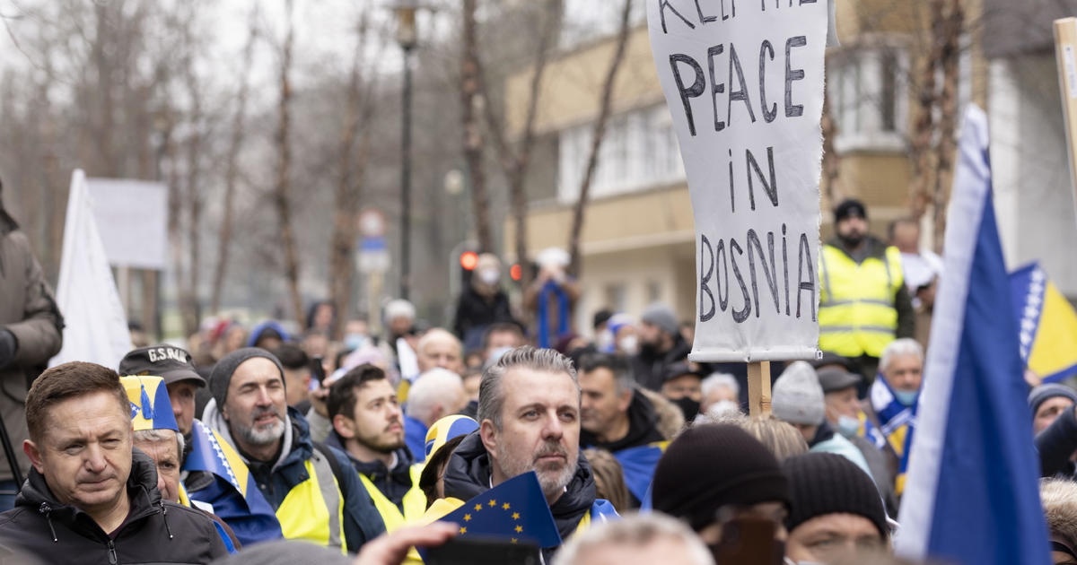 Why there's fear that the Bosnian War could reignite