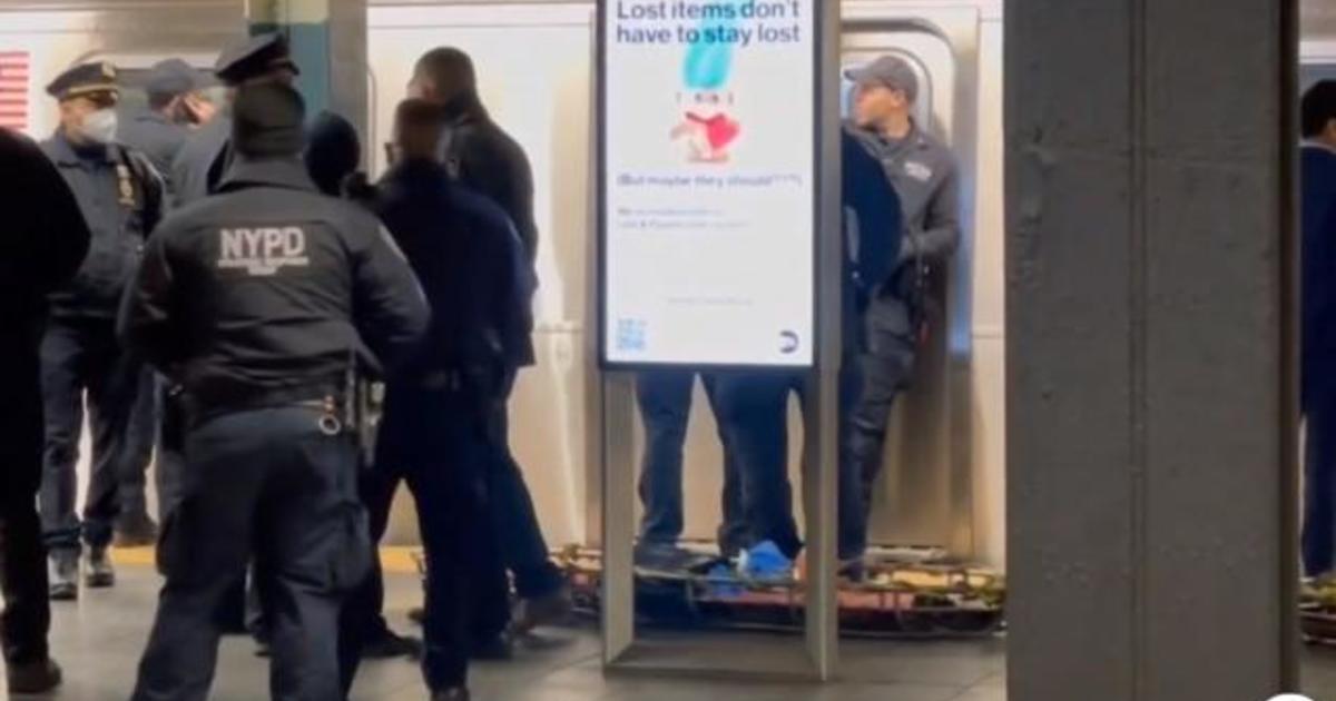 Nearby witness says fatal NYC subway push was "surreal"