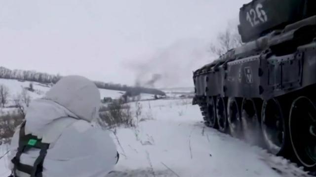 cbsn-fusion-russia-announces-new-military-drills-after-us-puts-8500-troops-on-standby-thumbnail-880404-640x360.jpg 