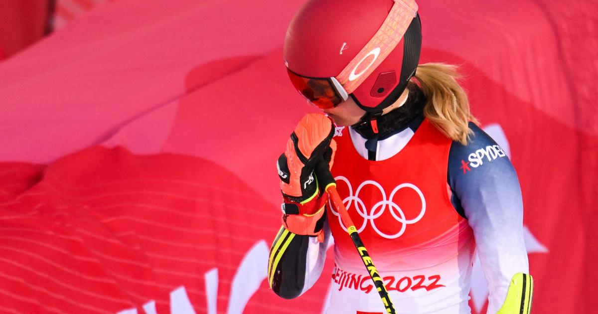 Mikaela Shiffrin out early in giant slalom at Beijing Olympics: "I won't ever get over this"
