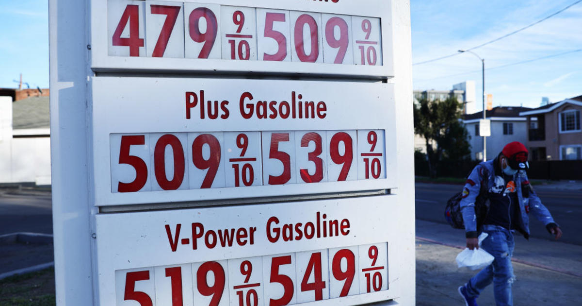 Stimulus checks for gas? Some lawmakers are pushing for it.