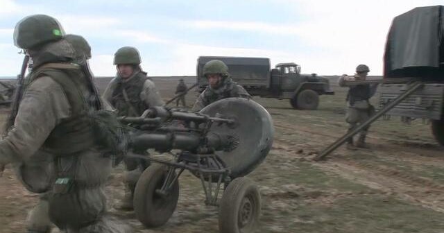 President Biden, Congress consider response to Russia ahead of possible attack on Ukraine