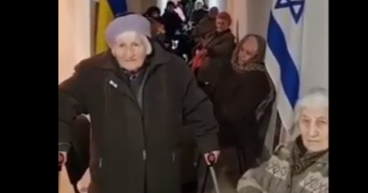 Video purportedly shows Holocaust survivors cursing Putin from bomb shelter in Kyiv