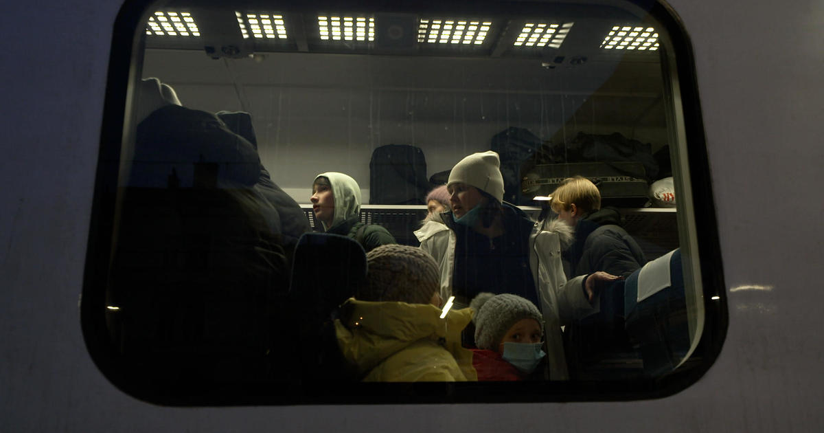 Refugees by rail: Ukrainians flee war at home