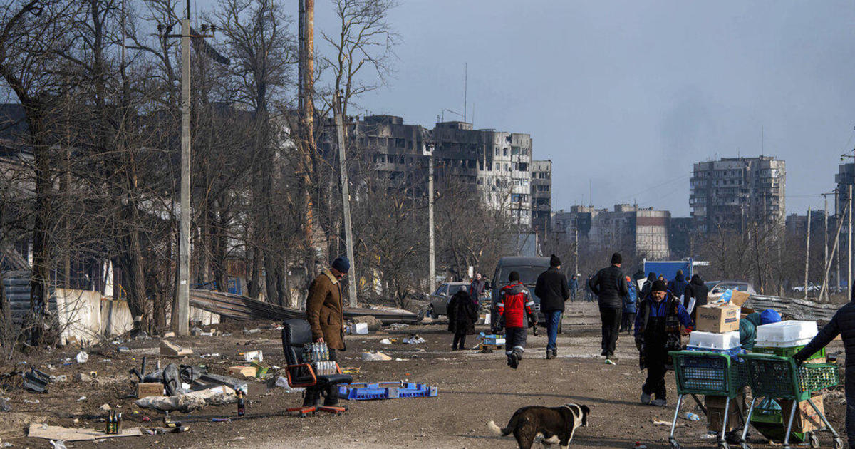 Russians push deeper into port city of Mariupol as locals plead for help: "Children, elderly people are dying"