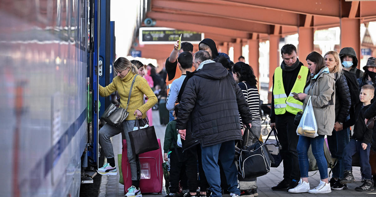 Ukrainians who fled Russian invasion struggle to reunite with family in the U.S.