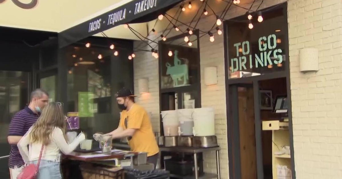 Cocktails to go may become permanent in New York, but opponents say not so fast - Vimarsana News