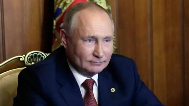 cbsn-fusion-us-official-says-russian-president-putin-believes-his-military-misled-him-thumbnail-942701-640x360.jpg 