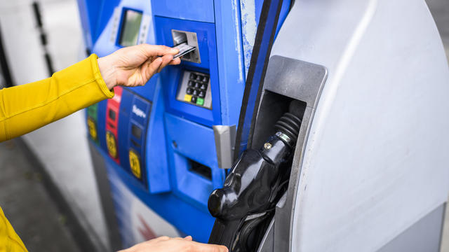 gas-pump-card.jpg 