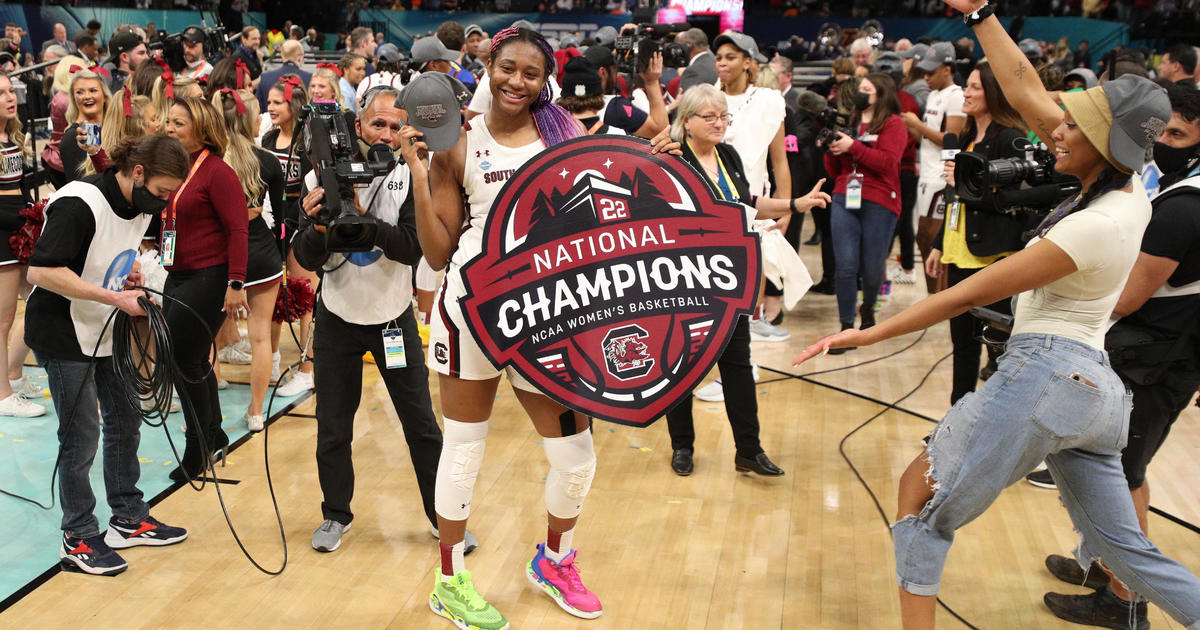 South Carolina tops UConn to win women's college basketball title, 64-49