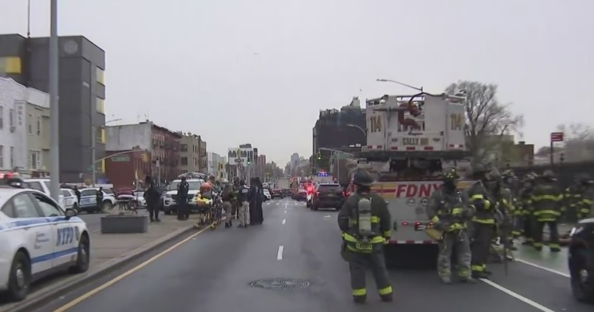 More than a dozen hurt after shooting, smoke bomb on Brooklyn subway