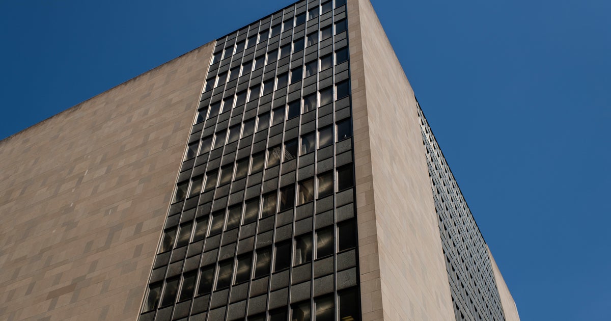Tenants in Manhattan, Brooklyn face eviction without legal representation as housing courts process backlog of cases - Vimarsana News