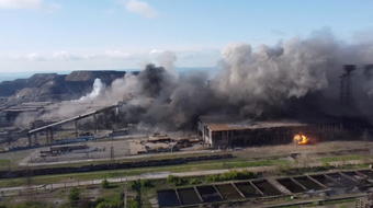 More evacuations underway as Ukrainians make a last stand in Mariupol 