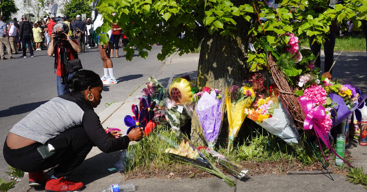 Aaron Salter Jr., security guard killed in Buffalo shooting, hailed as a hero for confronting gunman