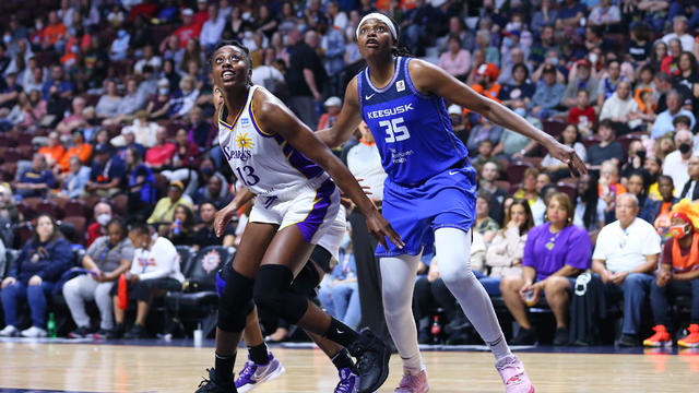 WNBA: MAY 14 Los Angeles Sparks at Connecticut Sun 