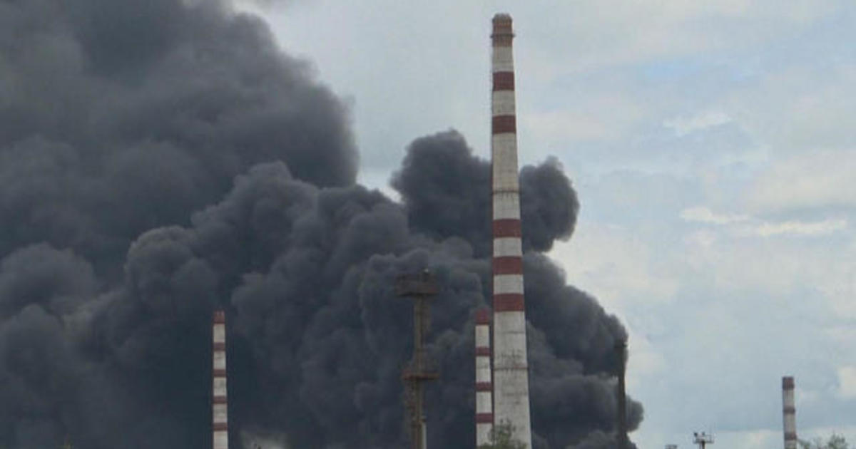 Russian shelling hits Ukrainian oil refinery