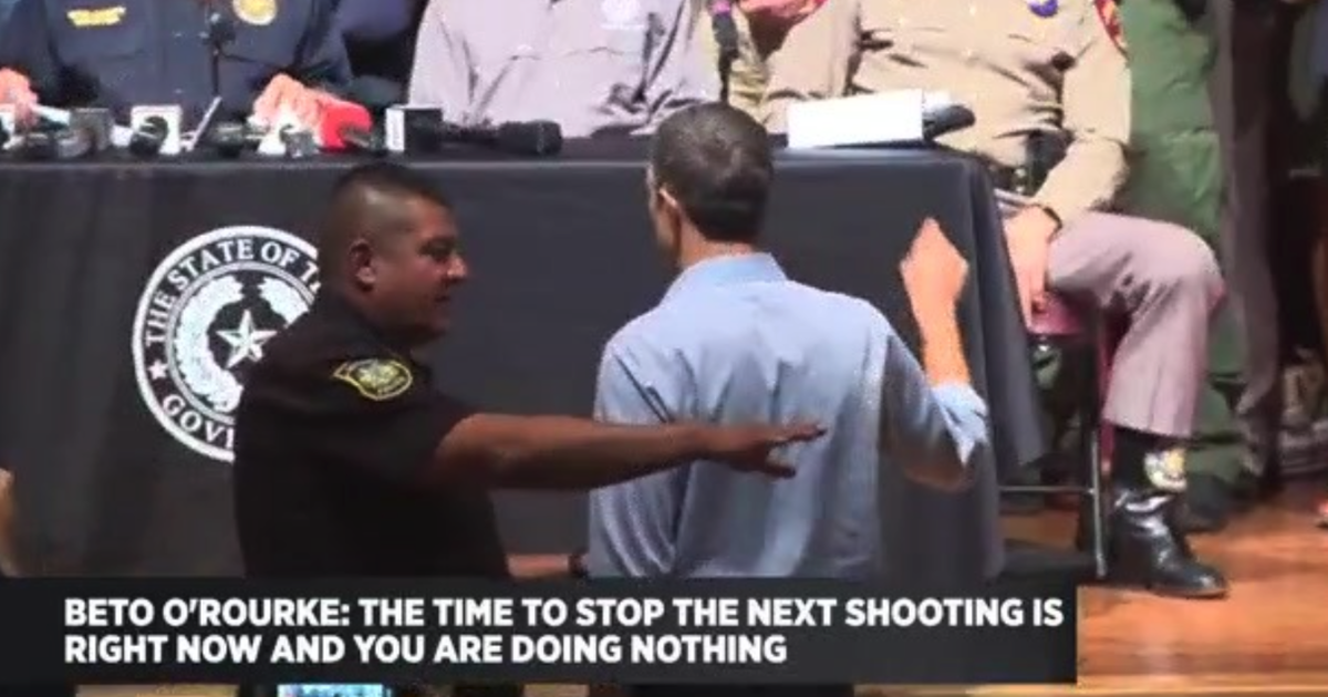 Beto O’Rourke interrupts presser on Texas school shooting