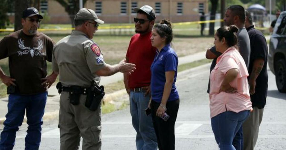 Questions grow over police response to Texas school shooting thumbnail