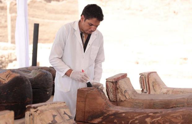 saqqara-tumba-momia-arqueologo-egipto.jpg