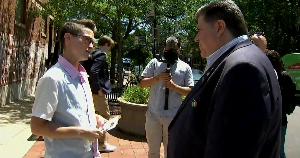 Gov. Pritzker, Lt. Gov. Stratton visit LGBTQ+-owned businesses in Andersonville, pledge commitment to equity - Vimarsana News