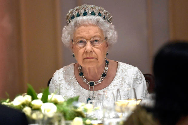 When the queen stops eating, you stop eating