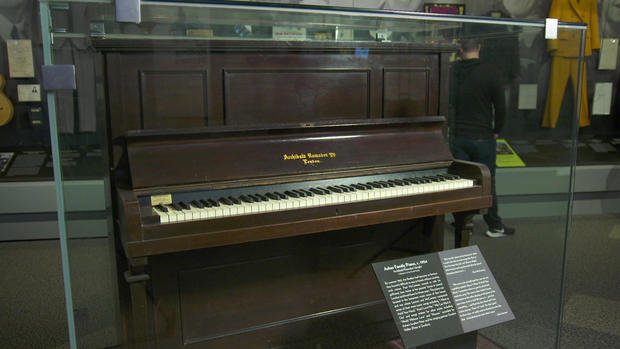 piano-mccartney.jpg 